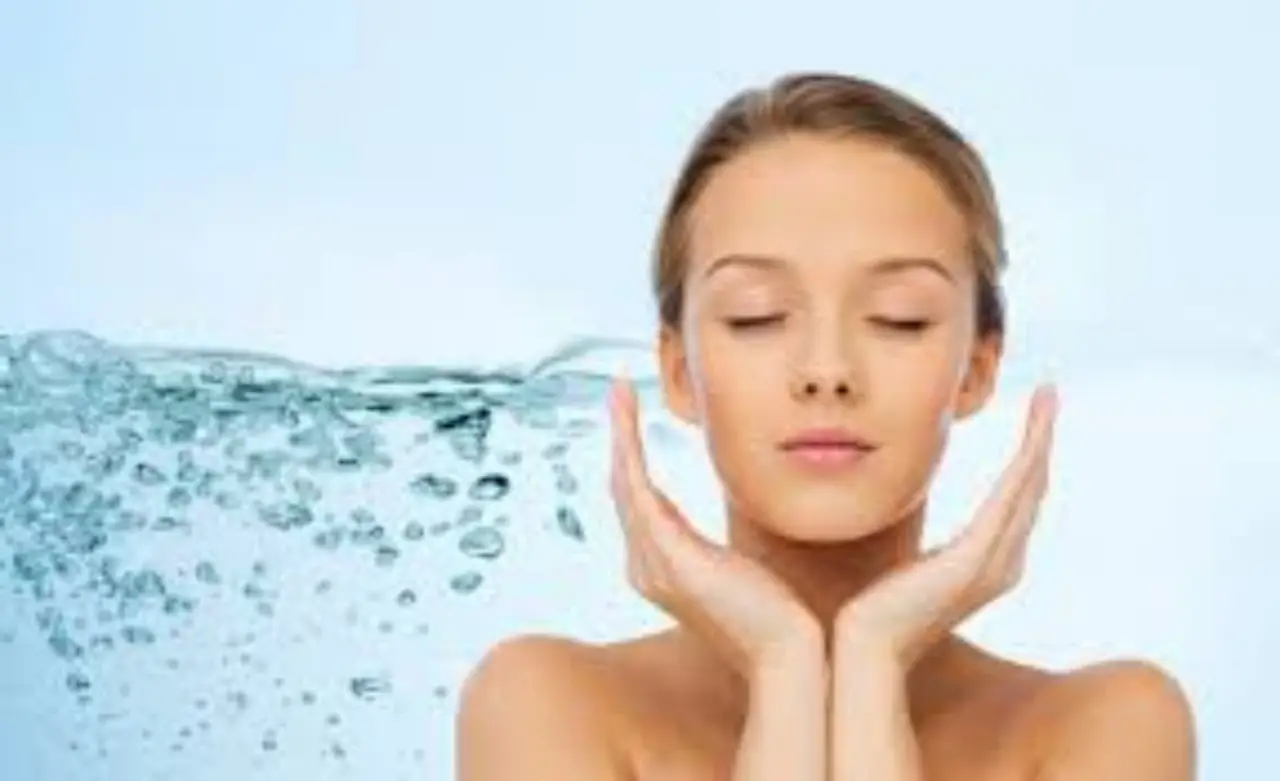 Come bere acqua per abbassare la glicemia: ecco il metodo Come bere acqua per abbassare la glicemia: ecco il metodo