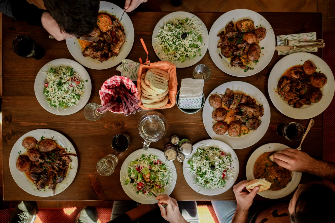 Cosa mangiare la sera per dormire meglio: ecco la lista Cosa mangiare la sera per dormire meglio: ecco la lista
