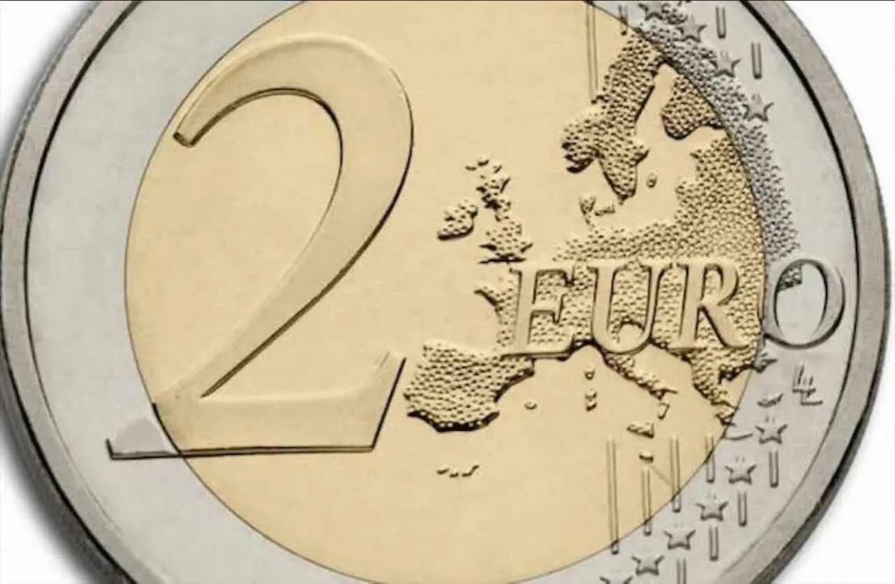 Controlla questa moneta da 2 euro: un piccolo dettaglio può valere una fortuna Controlla questa moneta da 2 euro: un piccolo dettaglio può valere una fortuna