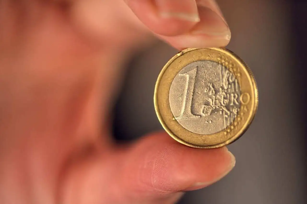 Questa moneta da 1 euro è diventata rarissima: se ha questo simbolo, tienila stretta Questa moneta da 1 euro è diventata rarissima: se ha questo simbolo, tienila stretta