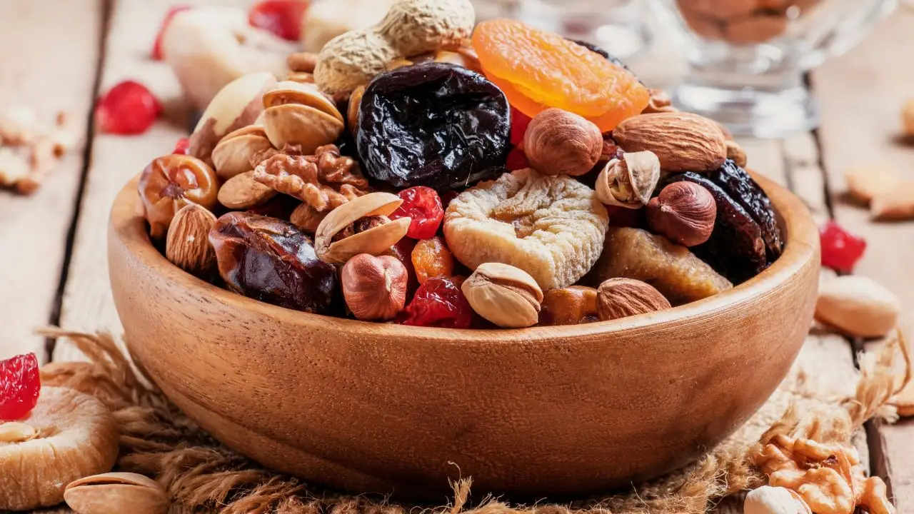 Frutta secca nella dispensa: il particolare poco noto che cambia la durata di conservazione Frutta secca nella dispensa: il particolare poco noto che cambia la durata di conservazione