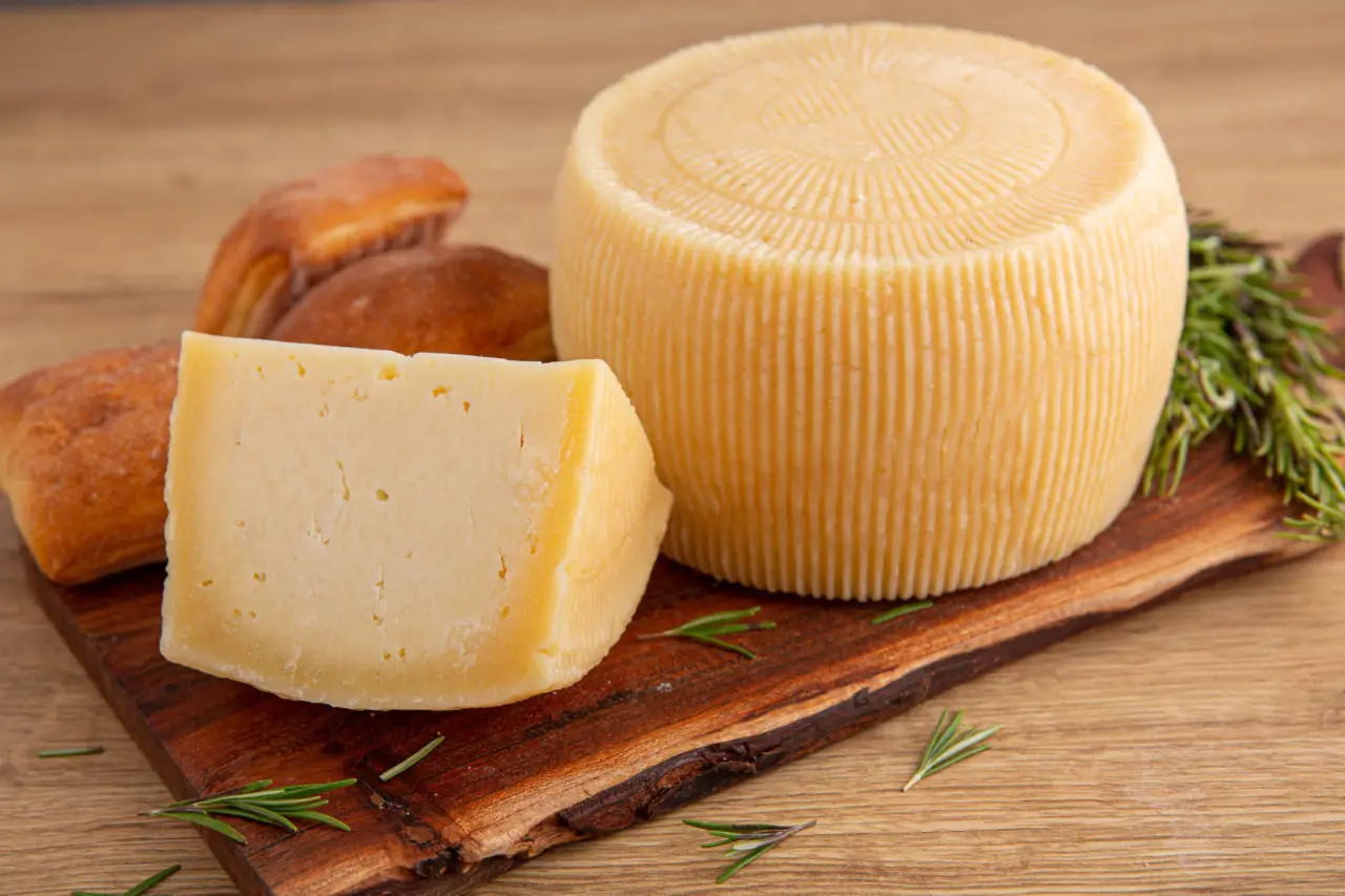 Formaggio stagionato in dispensa: il metodo dei nutrizionisti per limitarne il gonfiore Formaggio stagionato in dispensa: il metodo dei nutrizionisti per limitarne il gonfiore