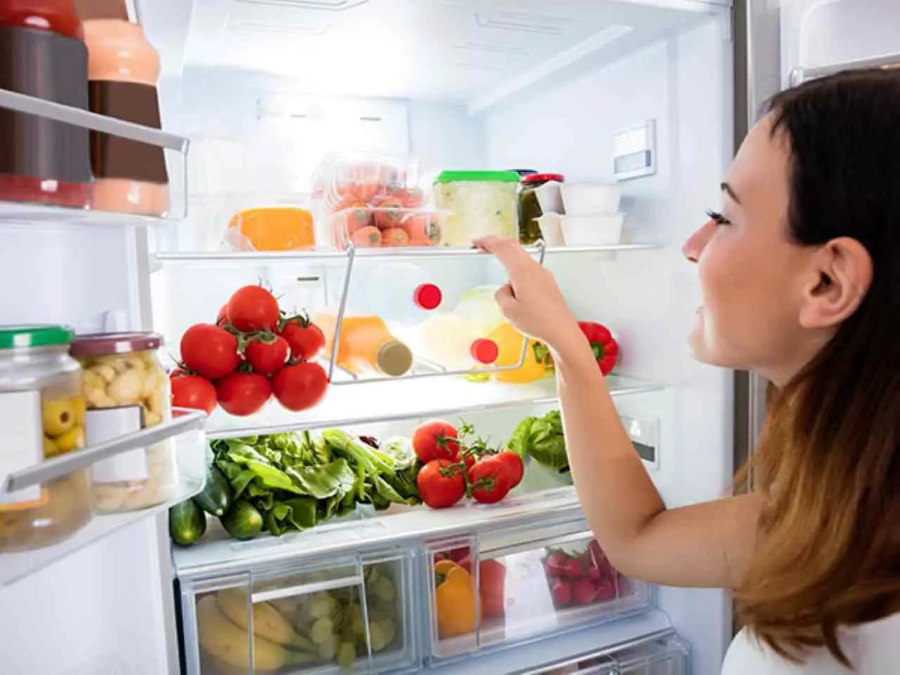 Conservi i pomodori in frigo? Scopri subito l’errore che rischia di rovinarli Conservi i pomodori in frigo? Scopri subito l’errore che rischia di rovinarli