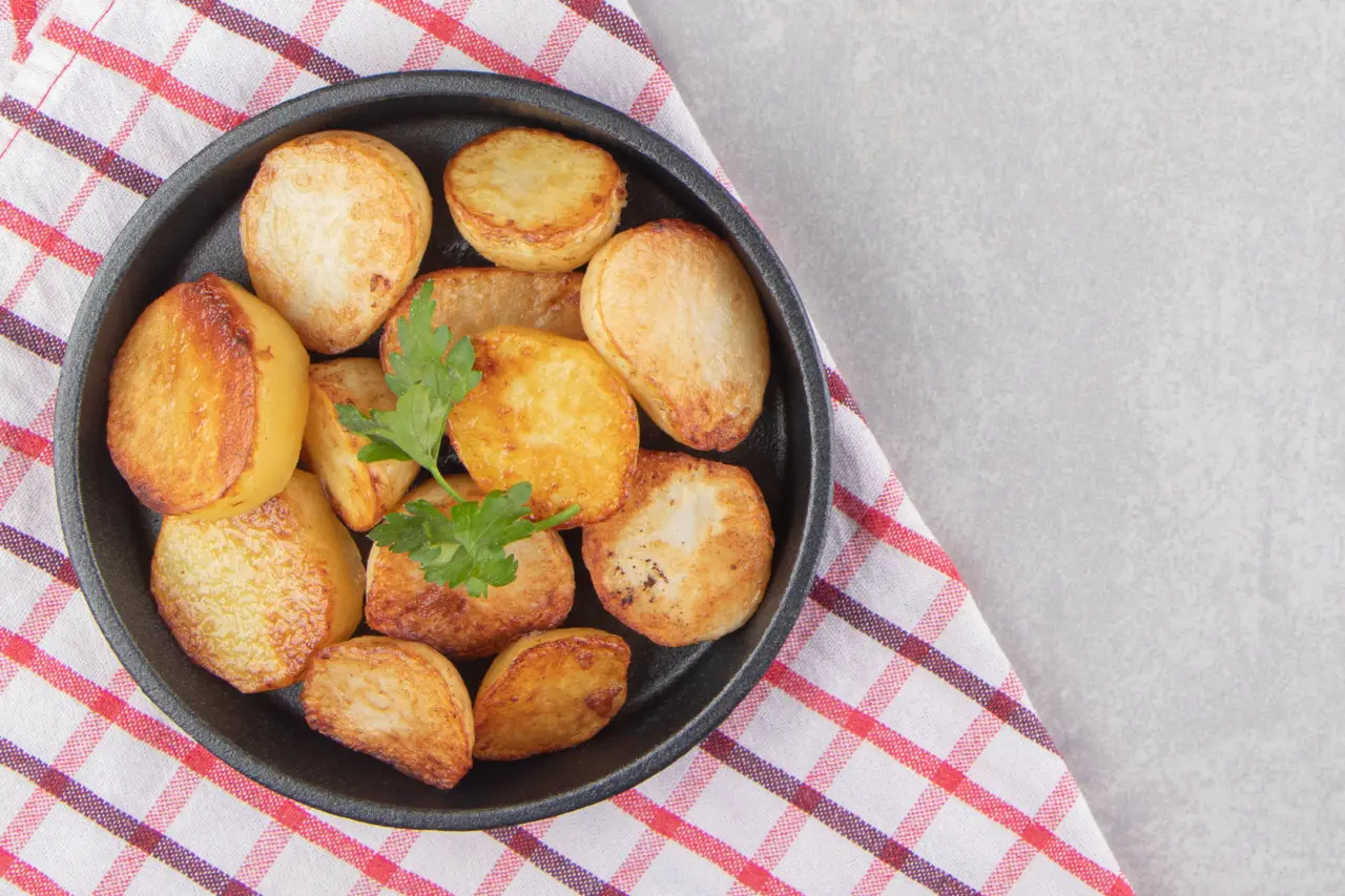 Sai riconoscere la causa che fa germogliare le patate in estate? Scoprilo subito Sai riconoscere la causa che fa germogliare le patate in estate? Scoprilo subito