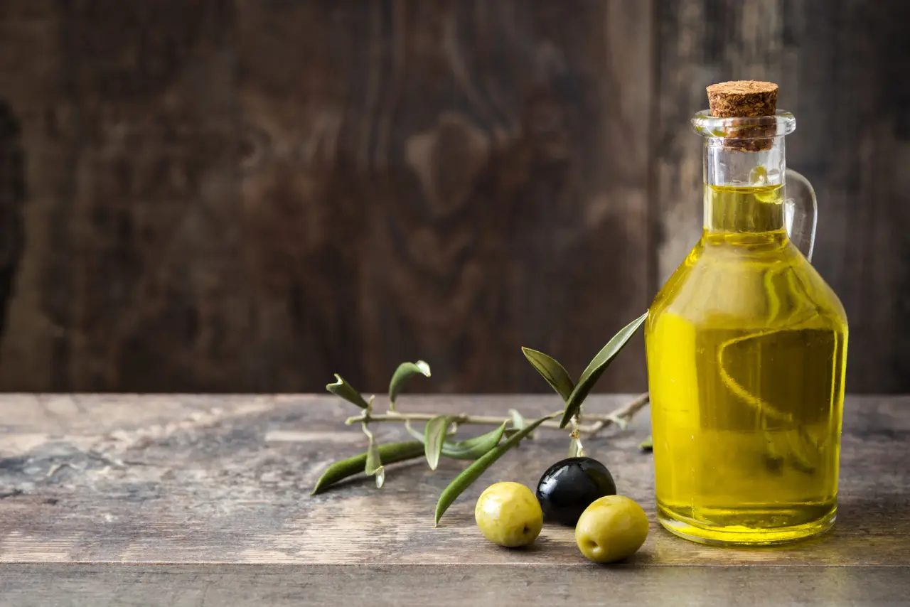 Un trucco poco noto per riconoscere olio extra vergine appena spremuto: sai quale?