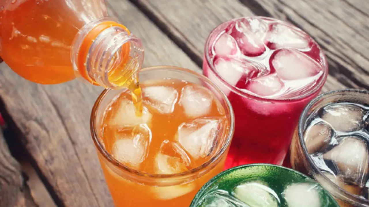 Sudore e stanchezza continua? Potrebbe essere colpa di questa bevanda fresca Sudore e stanchezza continua? Potrebbe essere colpa di questa bevanda fresca