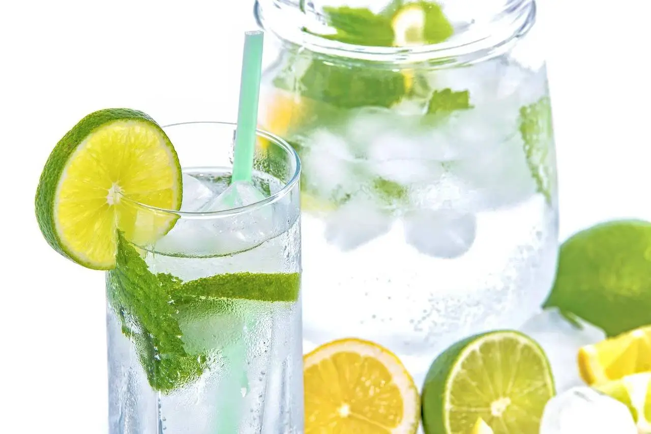 Sudore e stanchezza continua? Potrebbe essere colpa di questa bevanda fresca Sudore e stanchezza continua? Potrebbe essere colpa di questa bevanda fresca