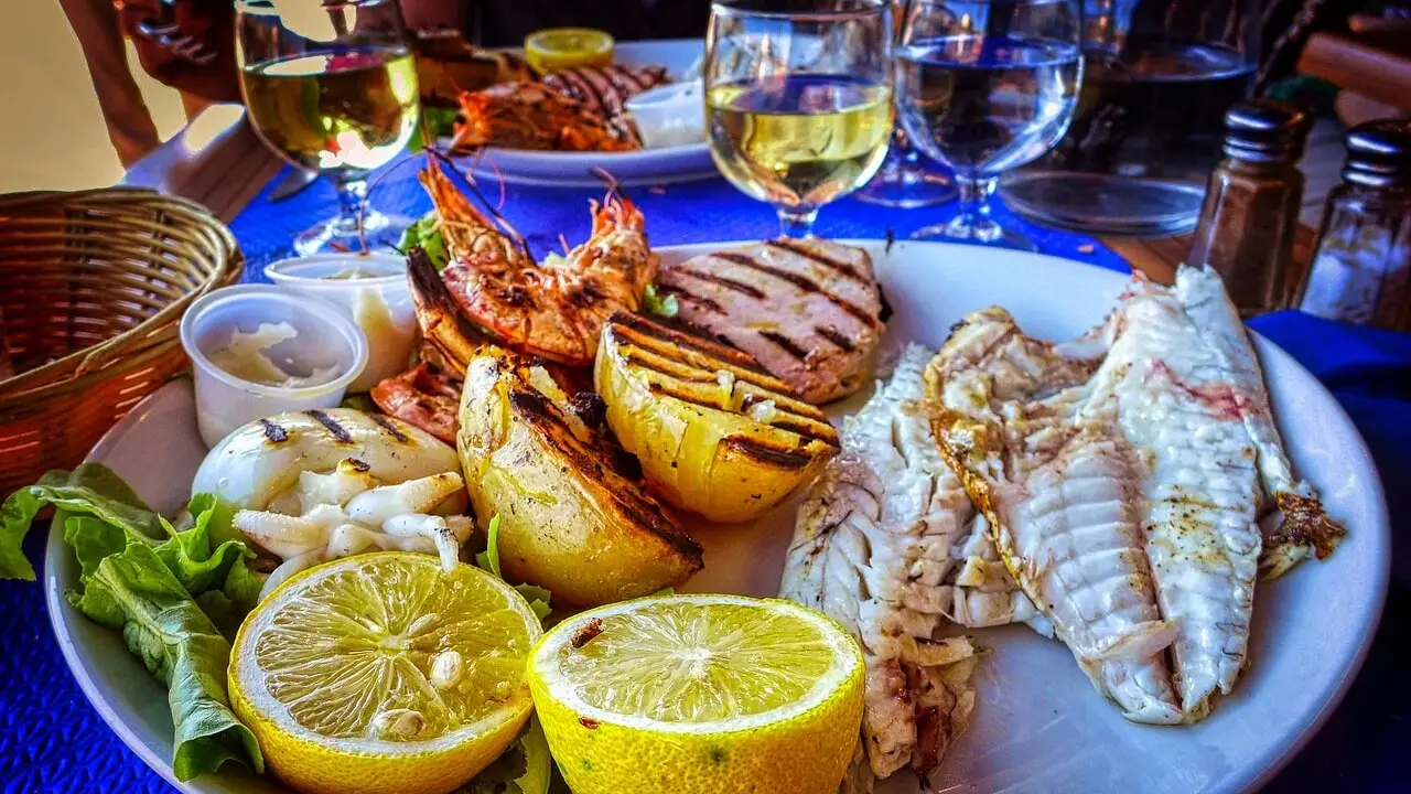 Il cibo che tutti mangiano in spiaggia… ma può alterare la digestione Il cibo che tutti mangiano in spiaggia… ma può alterare la digestione