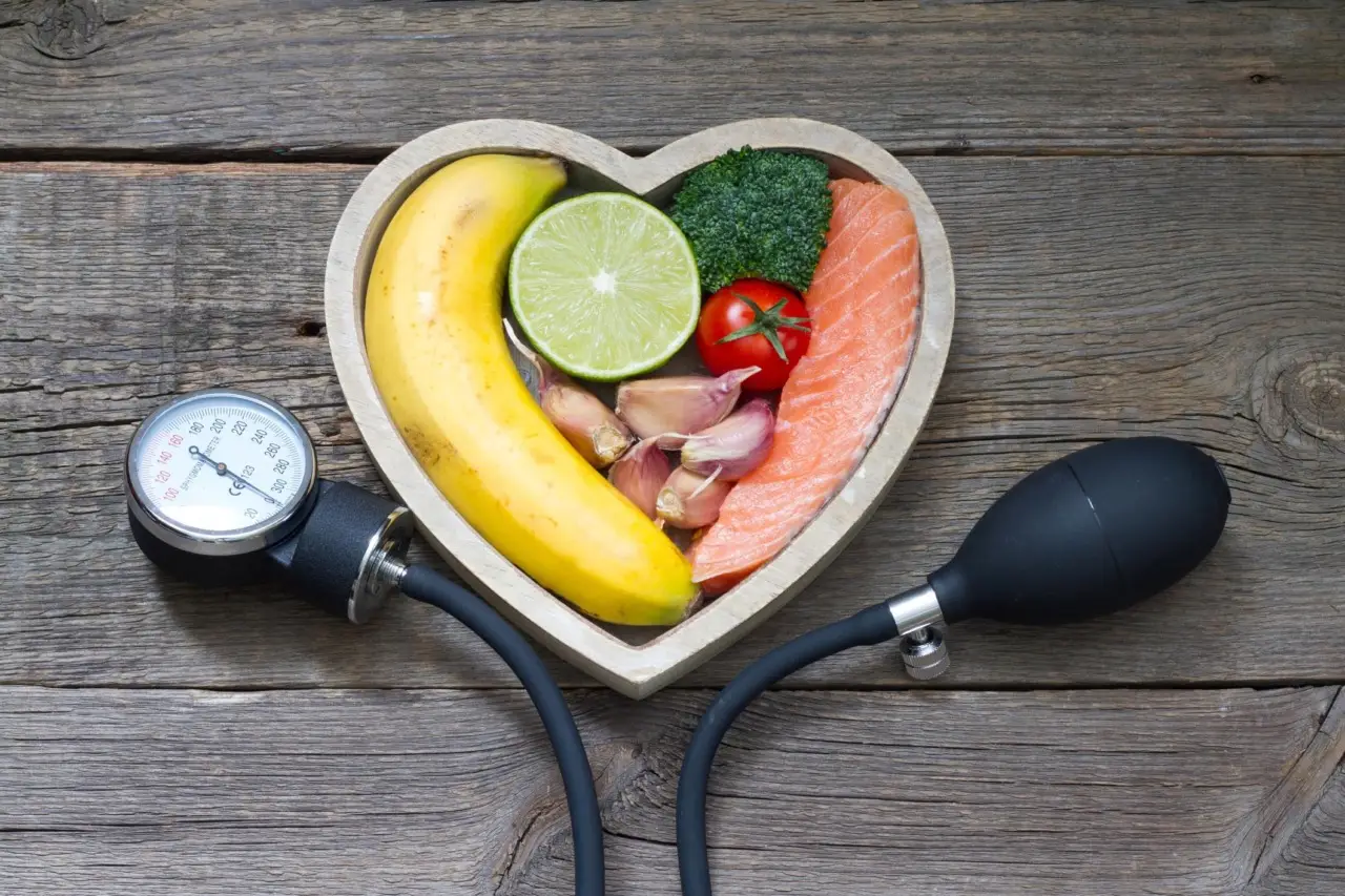 Il frutto che protegge il cuore e abbassa la pressione: ecco quale scegliere Il frutto che protegge il cuore e abbassa la pressione: ecco quale scegliere