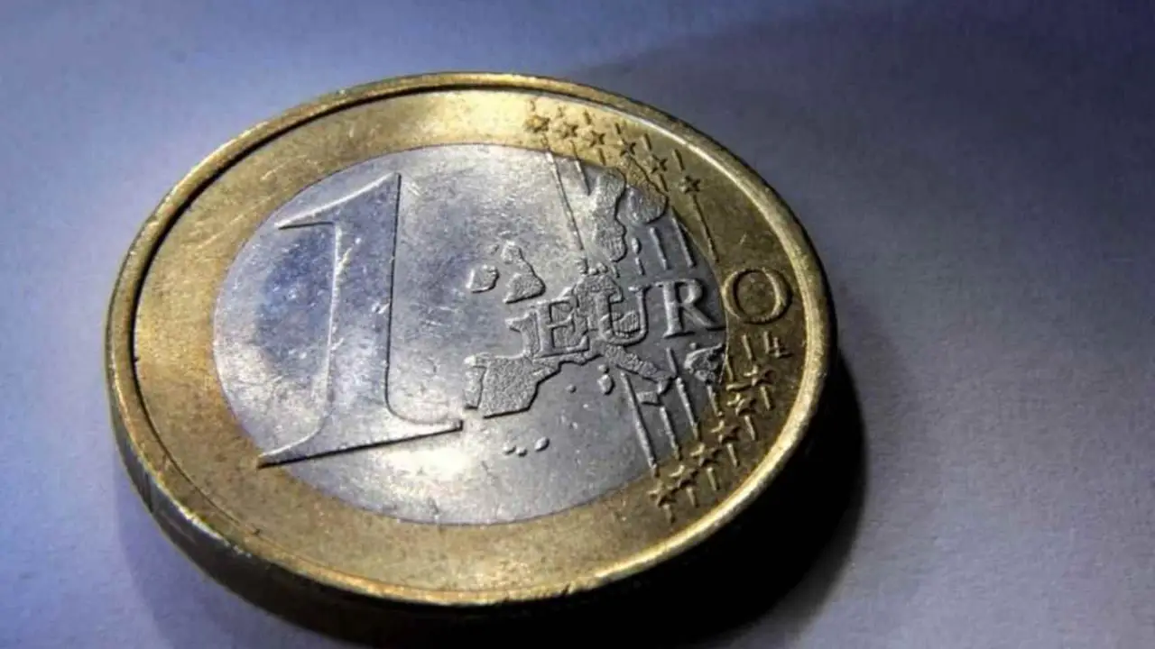 Moneta da 1 euro con questo simbolo: se ce l’hai in casa vale una fortuna Moneta da 1 euro con questo simbolo: se ce l’hai in casa vale una fortuna