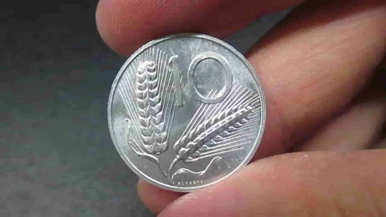 Moneta da 10 lire con spiga: se è del 1954 potrebbe valere migliaia di euro Moneta da 10 lire con spiga: se è del 1954 potrebbe valere migliaia di euro