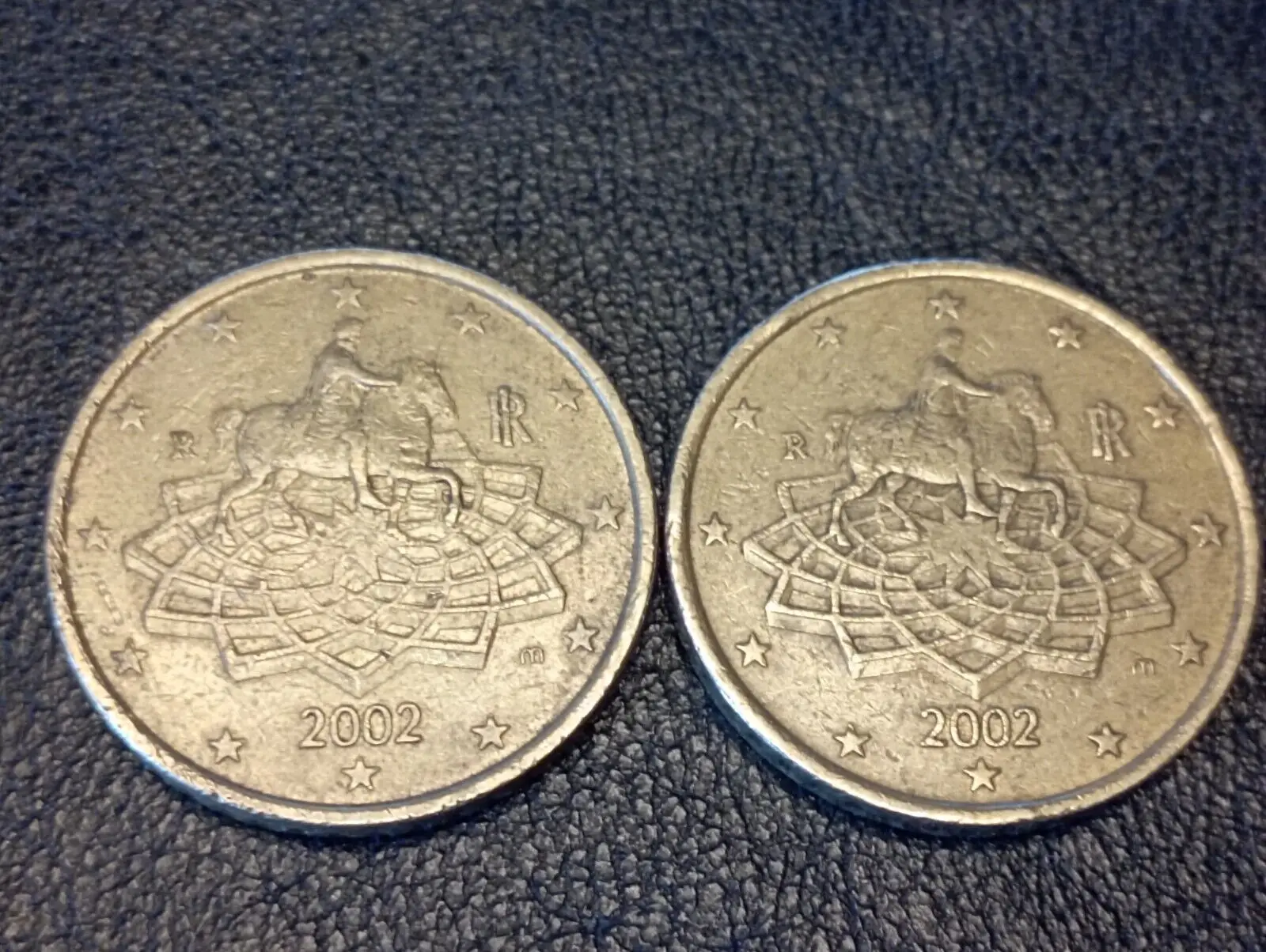 Attenzione a queste 2 monete da 50 cent: valgono più di quanto pensi Attenzione a queste 2 monete da 50 cent: valgono più di quanto pensi