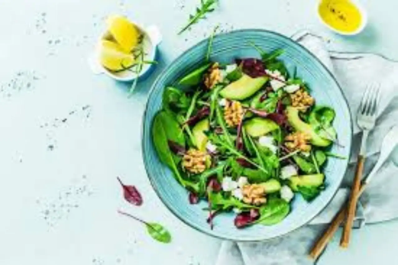 L’insalata fa sempre bene? Solo se eviti questo abbinamento L’insalata fa sempre bene? Solo se eviti questo abbinamento