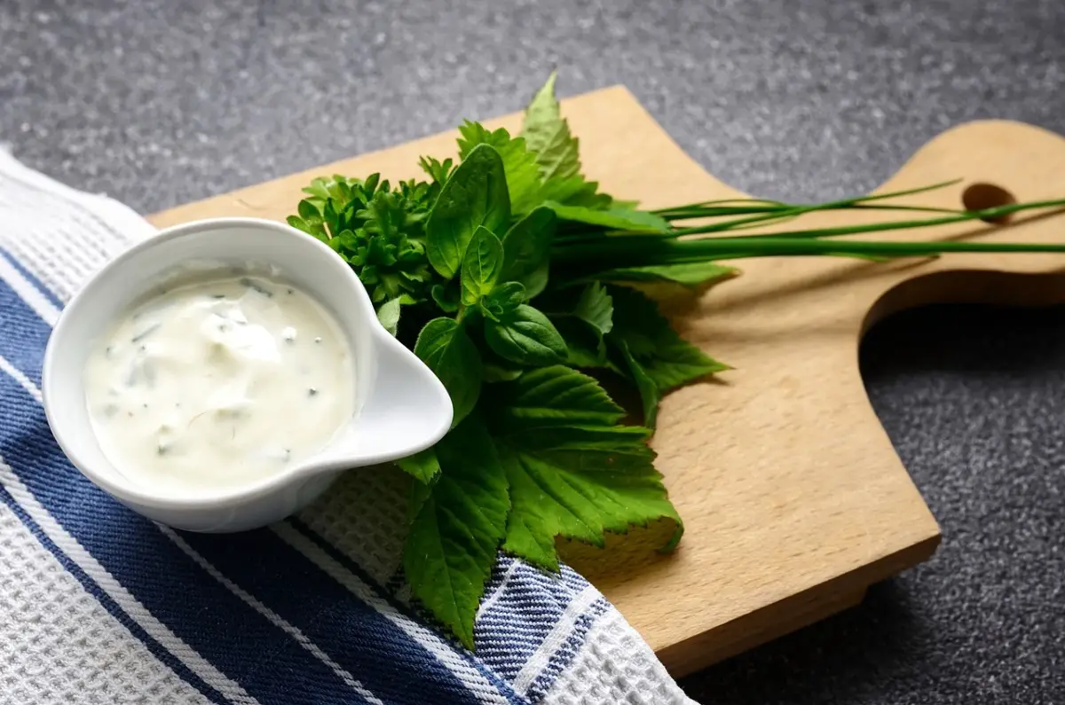 Come condire l’insalata senza gonfiare la pancia: il consiglio dei nutrizionisti Come condire l’insalata senza gonfiare la pancia: il consiglio dei nutrizionisti