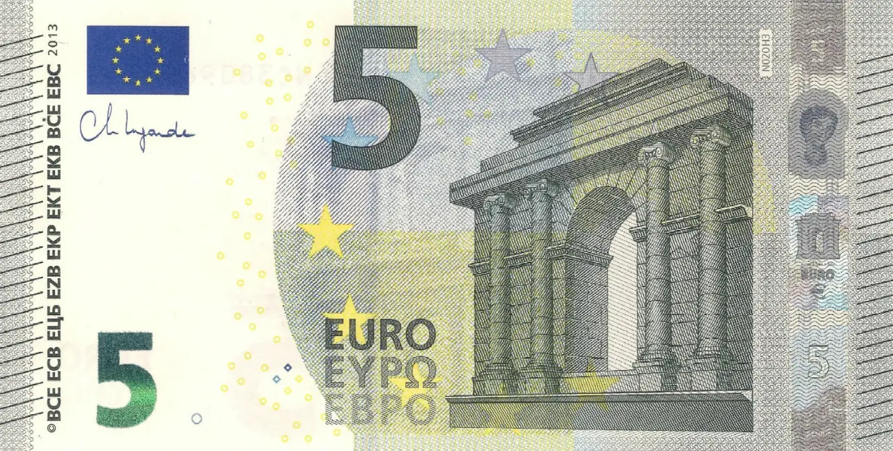 Banconote da 5 e 10 euro con segni particolari: ecco cosa controllare subito Banconote da 5 e 10 euro con segni particolari: ecco cosa controllare subito
