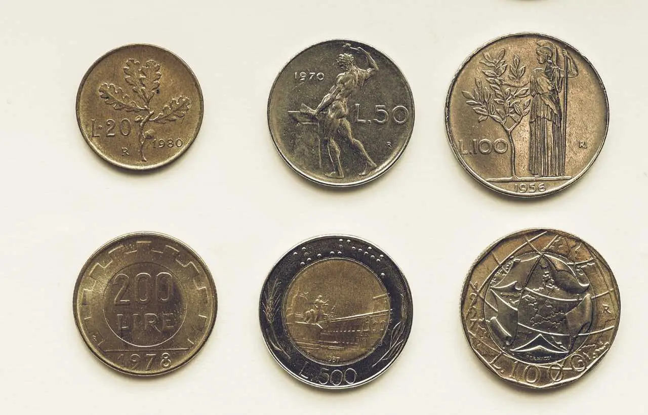 Vecchie lire che valgono migliaia di euro: ecco quali cercare nei cassetti Vecchie lire che valgono migliaia di euro: ecco quali cercare nei cassetti