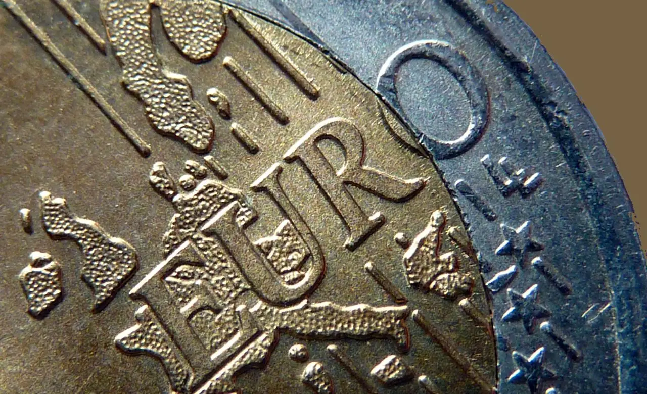 Controlla questa moneta da 2 euro: un piccolo dettaglio può valere una fortuna Controlla questa moneta da 2 euro: un piccolo dettaglio può valere una fortuna