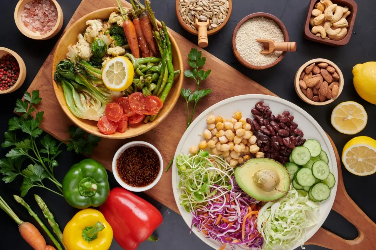 Cosa mangiare a pranzo per evitare gonfiore e pesantezza: la combinazione giusta Cosa mangiare a pranzo per evitare gonfiore e pesantezza: la combinazione giusta