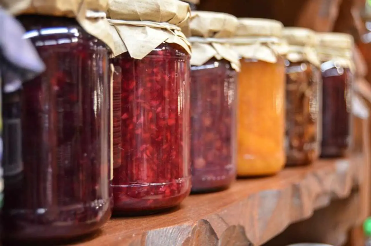 Frutta secca nella dispensa: il particolare poco noto che cambia la durata di conservazione Frutta secca nella dispensa: il particolare poco noto che cambia la durata di conservazione