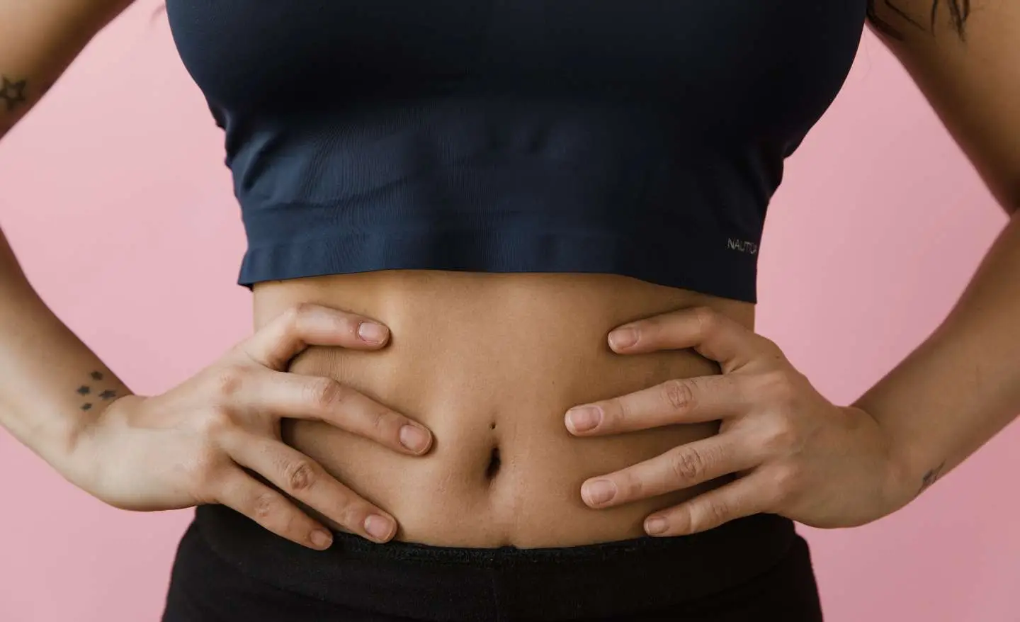 Smetti di rimandare: 2 strategie pratiche per prevenire il gonfiore dopo le vacanze Smetti di rimandare: 2 strategie pratiche per prevenire il gonfiore dopo le vacanze