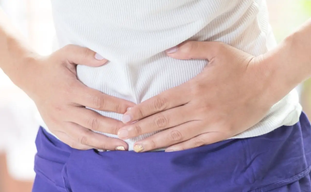 Smetti di rimandare: 2 strategie pratiche per prevenire il gonfiore dopo le vacanze Smetti di rimandare: 2 strategie pratiche per prevenire il gonfiore dopo le vacanze