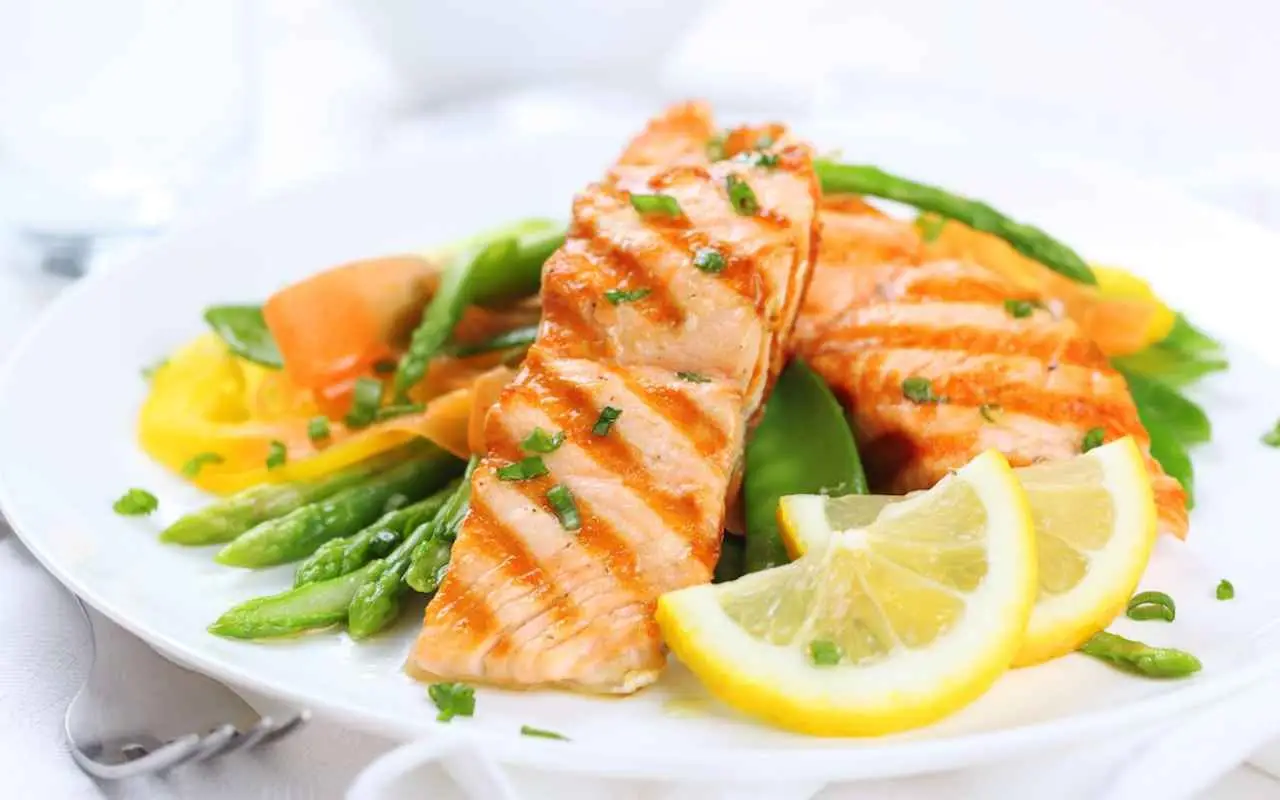 Menu serale leggero: alimenti facili da digerire per un risveglio senza gonfiore Menu serale leggero: alimenti facili da digerire per un risveglio senza gonfiore